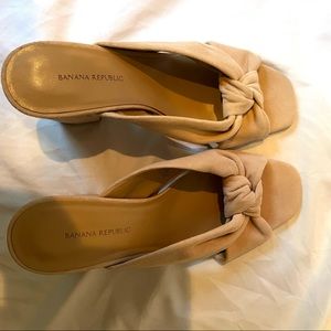 Banana Republic suede knotted mules, dusty rose, size 7 1/2